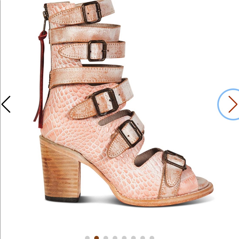 Freebird Shoe.  Style Bond color is Blush Crocodile